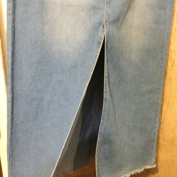NWT full length denim skirt with front split  size 8 blue denim 5 pocket design - Picture 3 of 7